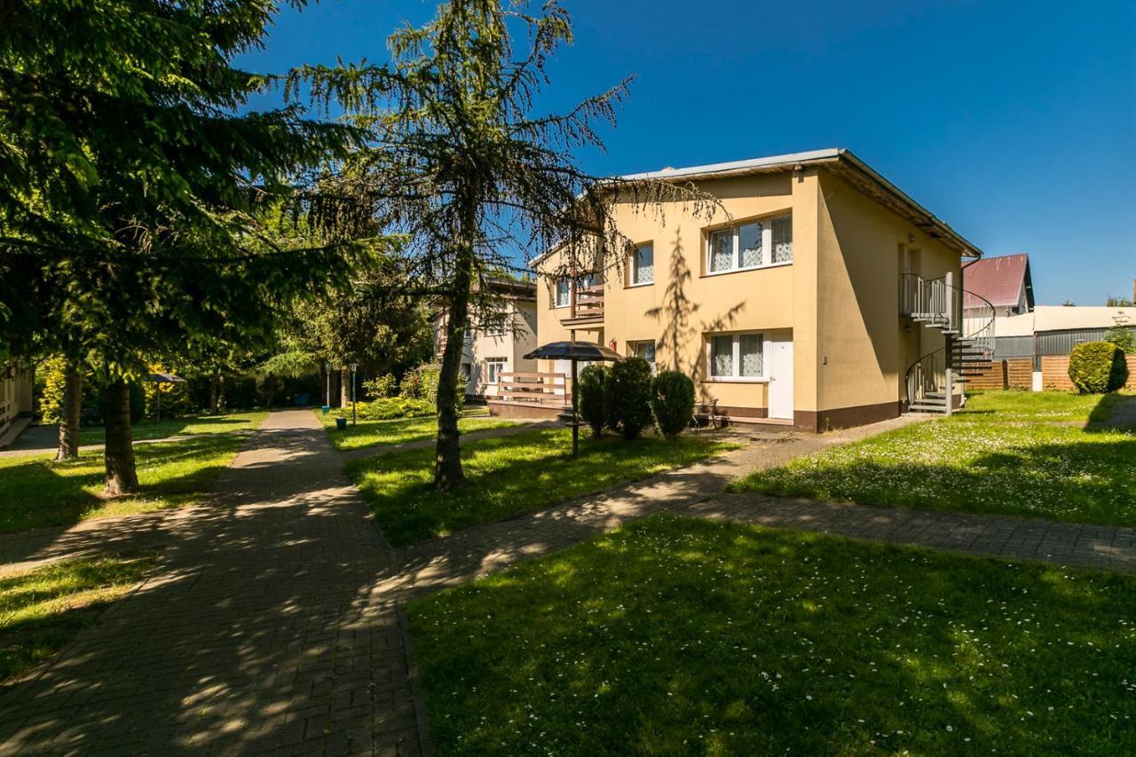 Apartamenty Pod Modrzewiem Устроне Морске Екстериор снимка