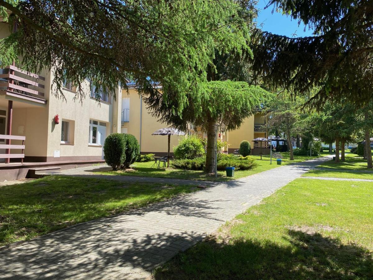 Apartamenty Pod Modrzewiem Устроне Морске Екстериор снимка